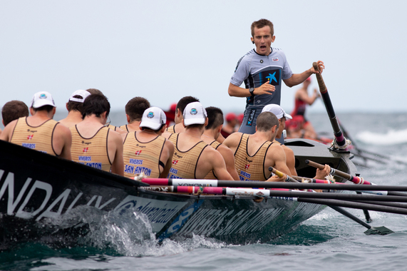 Getaria Negua Remo Arrauna ACT Regata Mono de remo